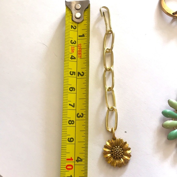HAND MADE BLING FOR YOUR BAG ZIPPERS or KEYCHAIN SET OF 4 FLORAL THEMED GOLDTONE - Picture 3 of 8